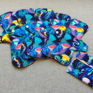 Set of 5 Cloth Pads, 9”, 10”& 11” Light, Regular and Maxi Absorbency