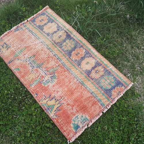 Flover red color mat rug. Turkish Oushak Rug. 2'6