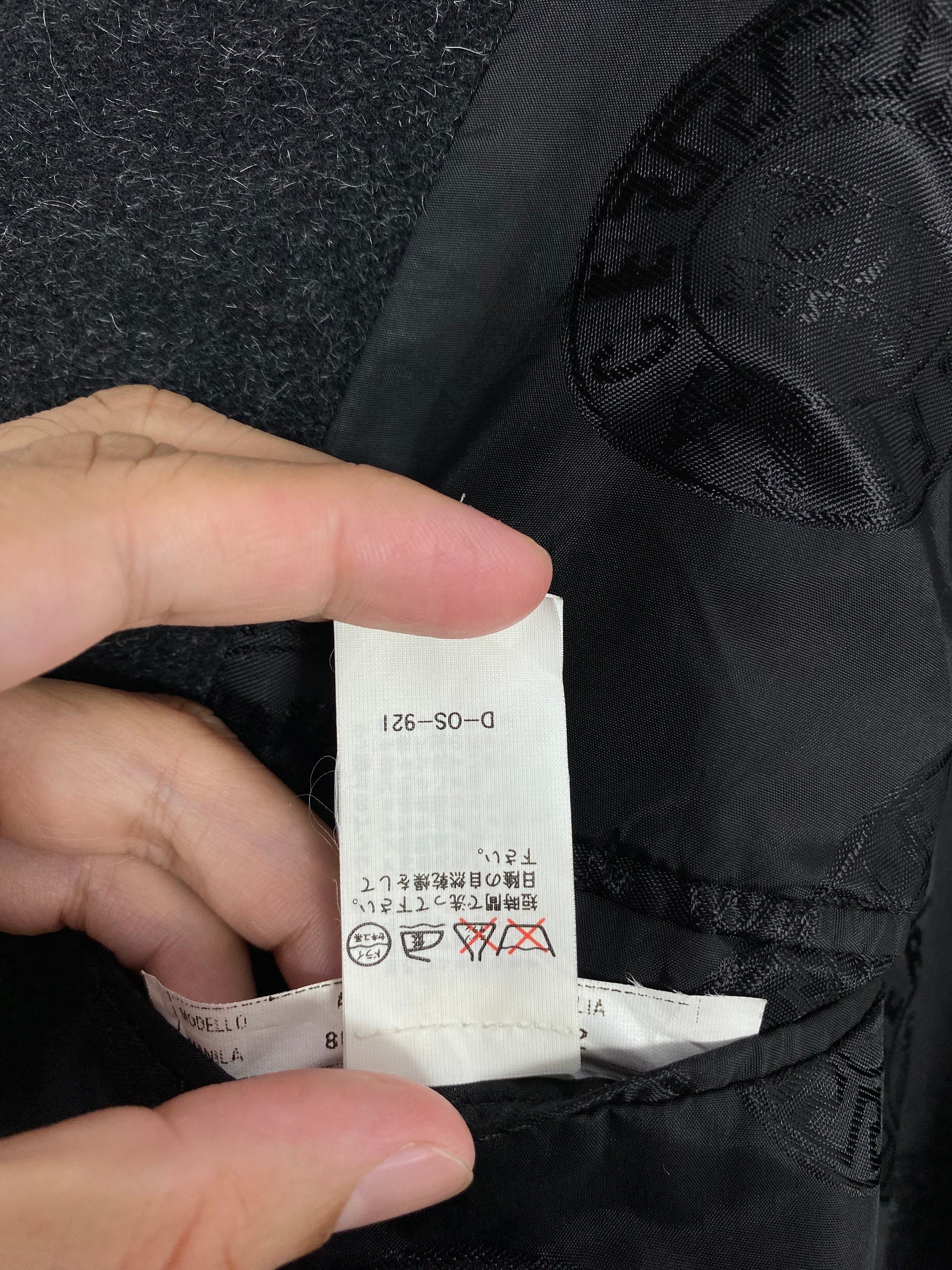 スカイ Italy製 Vintage V2 VERSACE Coat スカイ Italy製 Vintage V2 VERSACE Coat VERSACE Classic V2 Vintage