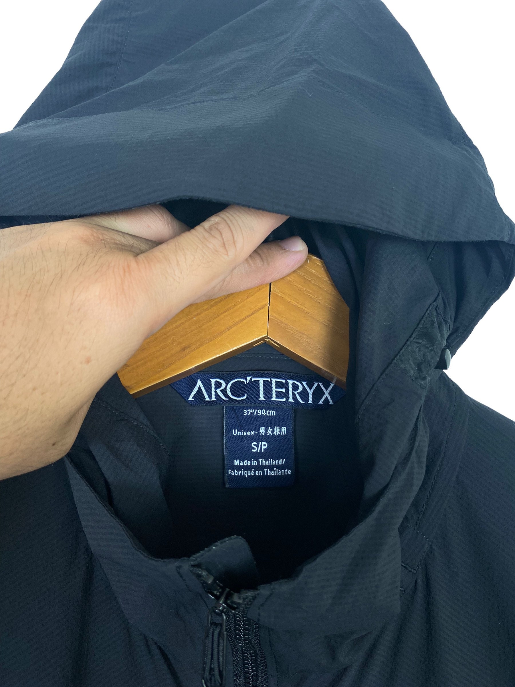 Shop Vintage © on Instagram: Sling bag Arcteryx, Theta LT arcteryx jacket  1998 & Oakley eye jacket cobalt b…