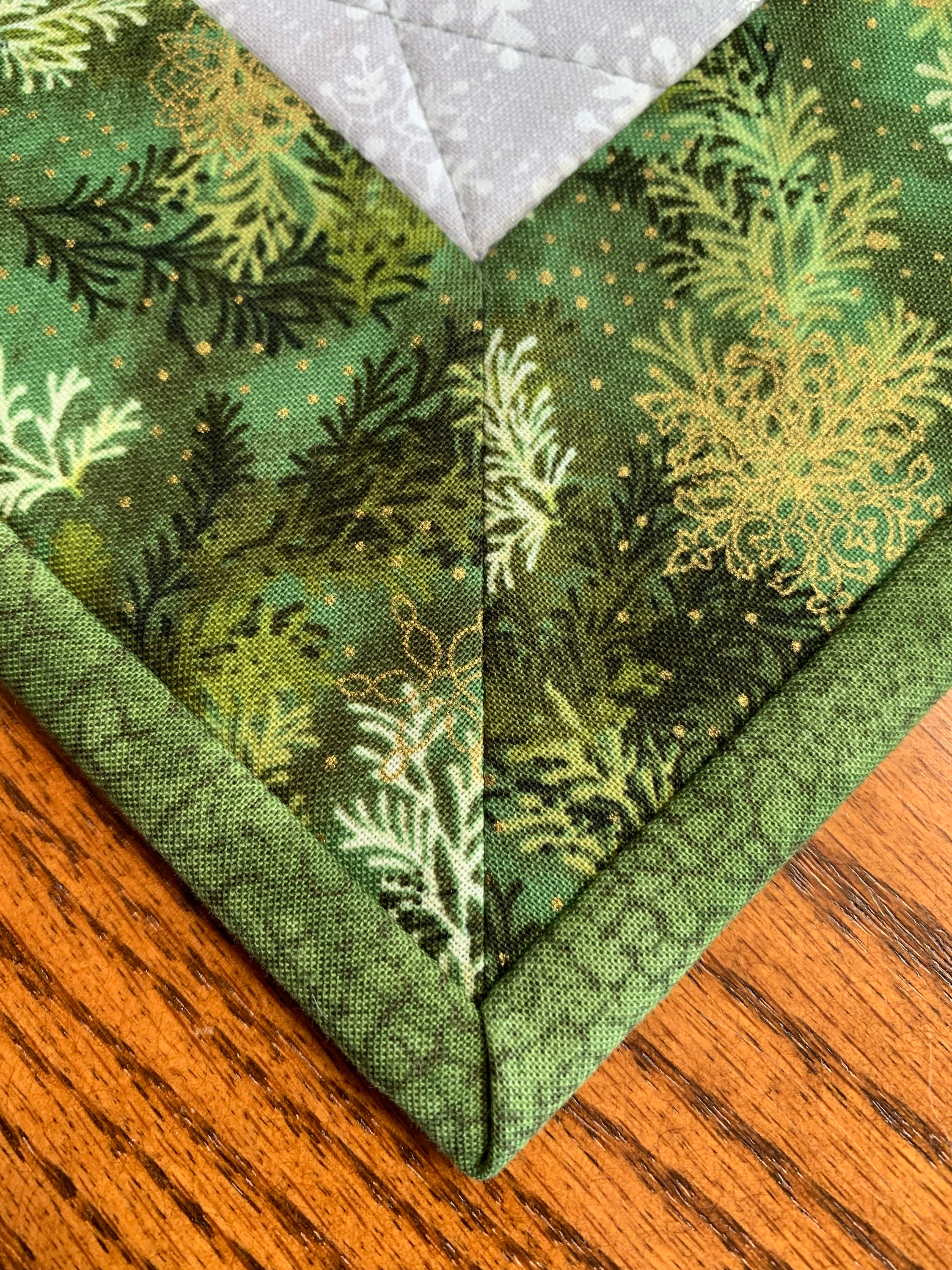 Set of Four Quilted Holiday Placemats, Christmas Placemats, Christmas Trees, Holiday Table