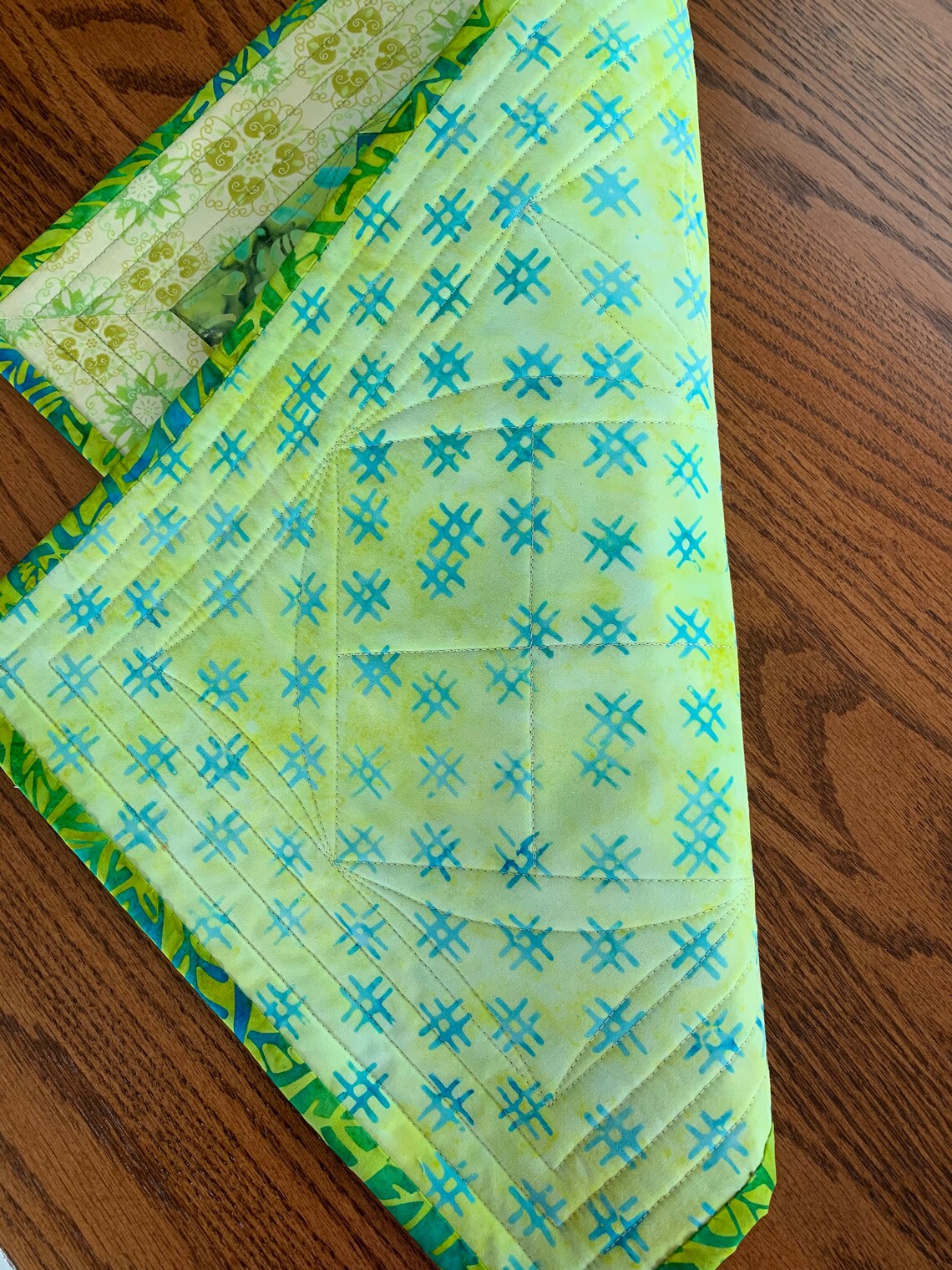 Two Quilted Placemats / 2 Quilted Place Settings / Washable Placemats