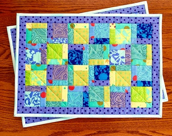 Set of Two Quilted Placemats, Spring Linens, Quilted Table Settings, 19-1/2 x 13-1/2, Housewarming Gift, Hostess Gift, Turquoise, Blue
