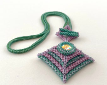 Beaded Geometric Deco Pendant Tutorial
