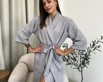 Bademantel aus Waffel-Baumwolle, grauer Damen-Bademantel aus Waffel-Naturleinen, mittlerer Kimono-Bademantel für Damen, luxuriöser Bademantel mit weicher Waffelstruktur, Nachtmantel