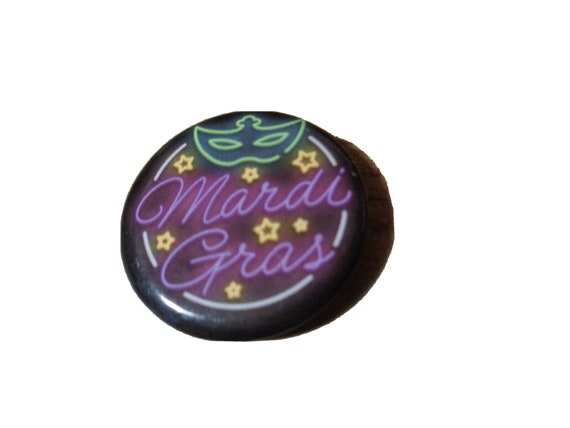 Lot of 5 Mardi Gras Pinbacks - image 4