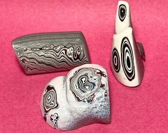 Fordite Freeform Collectible: Detroit Motor Agat billackdelar