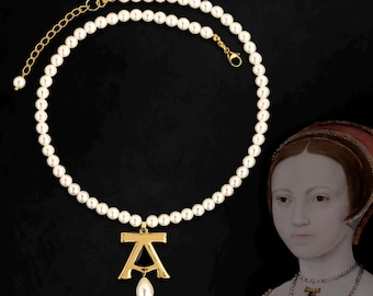 Elizabeth I Princess Replica Necklace: Tudor Renaissance A Pendant