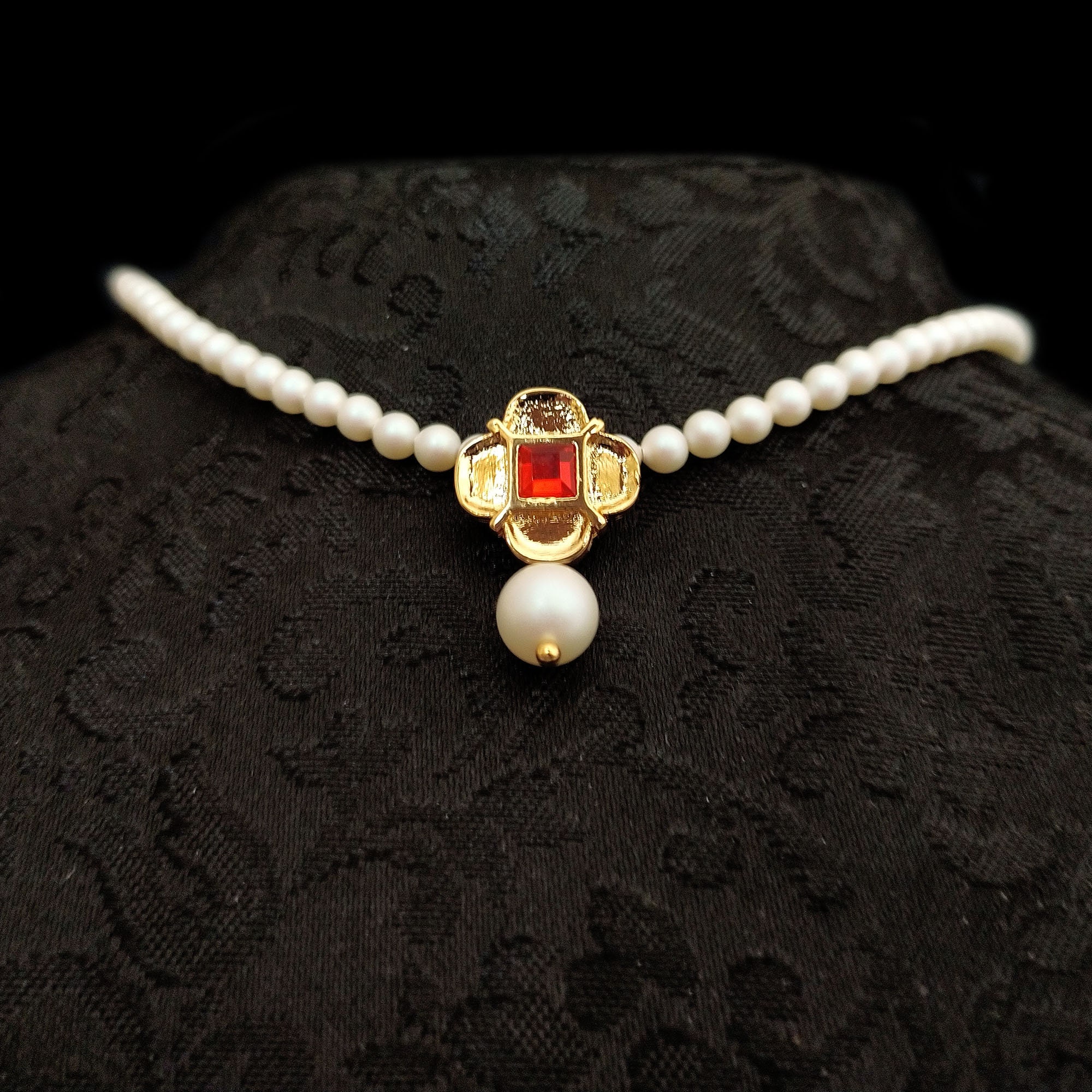 Collar de perlas de estilo Tudor joyería renacentista - España