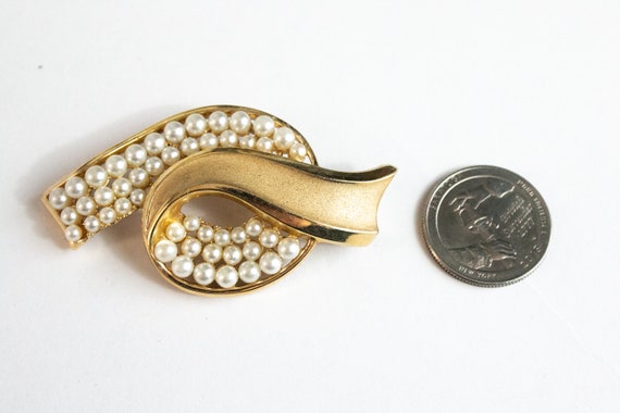 Vintage 1960s Trifari Brooch Pin - image 4