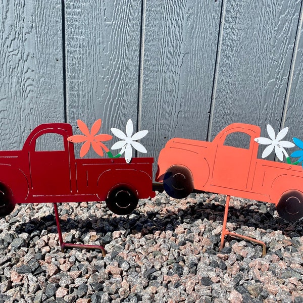 Metal Truck Yard Stake/ Metal Outdoor Truck With Flowers/ Outdoor Truck Decoration/ Vintage Truck
