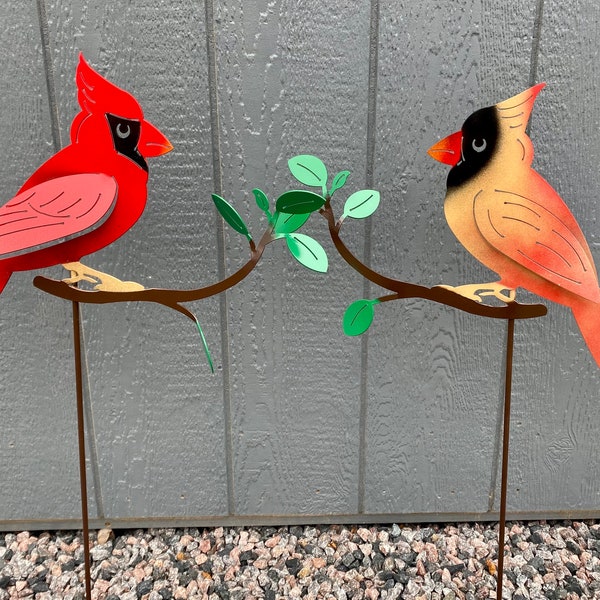 Outdoor Metal Male and Female Cardinals Yard Stake, Cardinal and Bird Set, Outdoor Bird Decorations