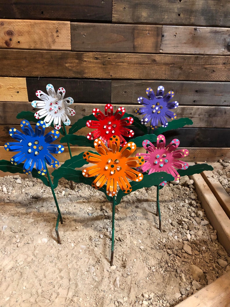 Small Metal Garden Flowers Etsy