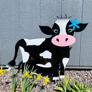 Metal Outdoor Cow Yard Stake/ Cow Farm Decoration/Rustic Decoration/Outdoor Cow Decoration