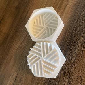 Herb / Tobacco Grinder - Easy to use & Customizable!