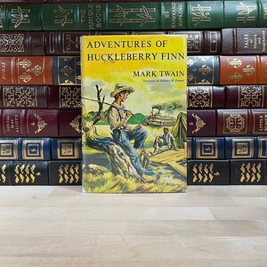 Adventures of Huckleberry Finn by Mark Twain, Illustrated Edition