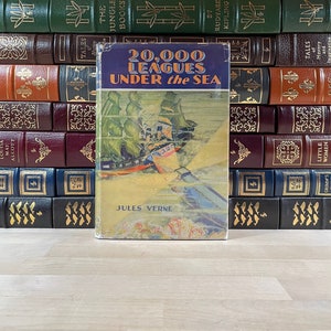 First Grosset & Dunlap Edition from 1917 of Twenty Thousand Leagues Under the Sea by Jules Verne, Original Dust Jacket, Illustrated