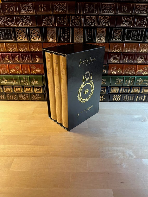 Il Signore degli Anelli di J.R.R. Tolkien, prime edizioni britanniche rare  e altamente collezionabili, impressioni del 1963, custodia personalizzata  in pelle/oro -  Italia