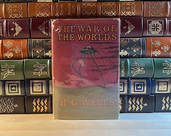 The War of the Worlds by H.G. Wells: Scarce, 1960 Looking Glass Library Edition,  Edward Gorey