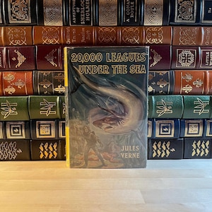 1964 Jules Verne&#39;s Twenty Thousand Leagues Under the Sea: UK Edition with Dust Jacket