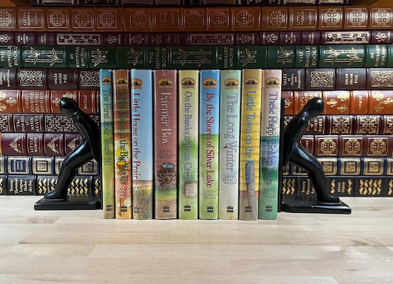 Little House on the Prairie by Laura Ingalls Wilder: Complete
