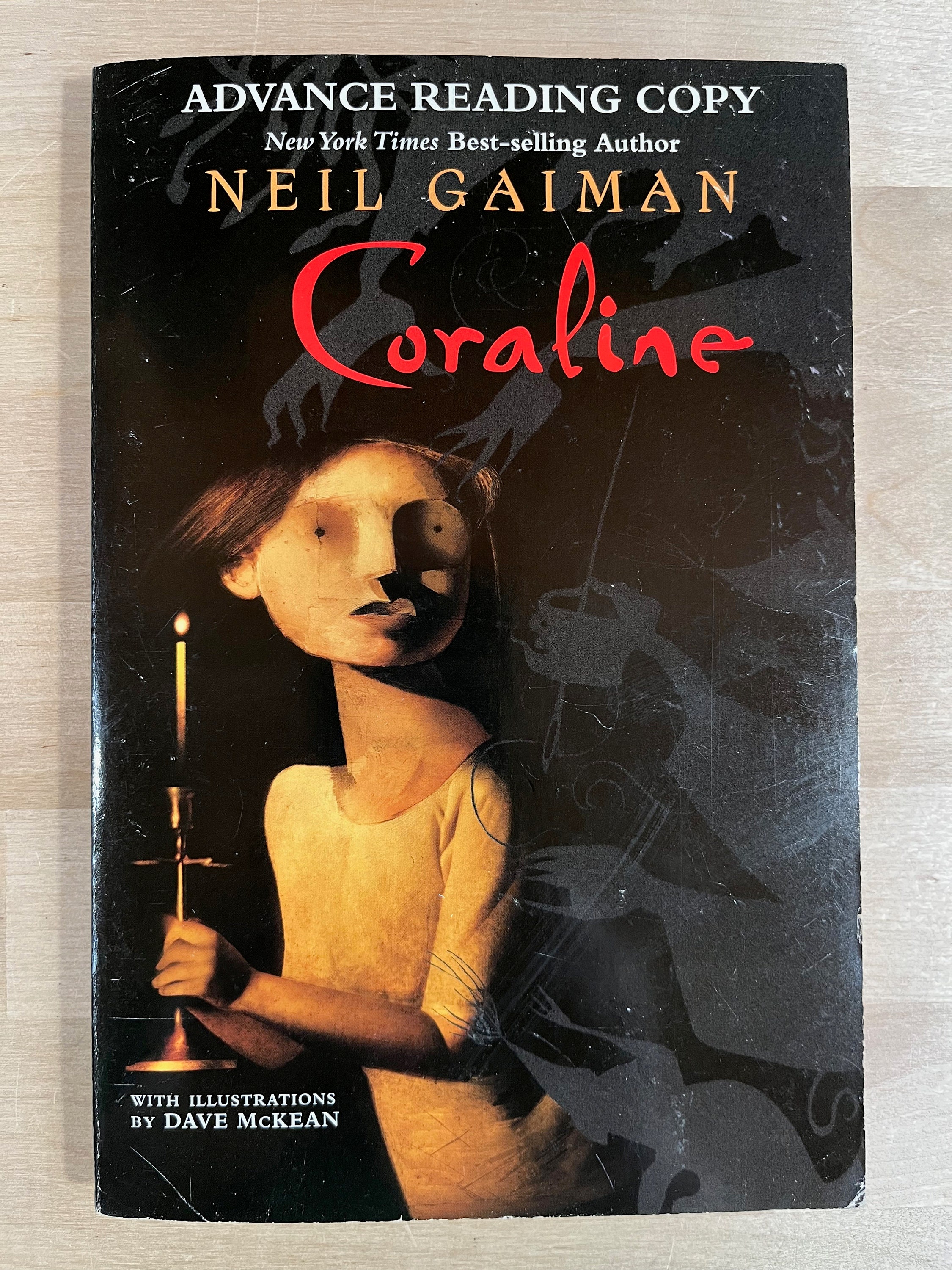 Coraline by Neil Gaiman 2003 Dark Fantasy Softcover Book Illustrated by  Dave Mckean 