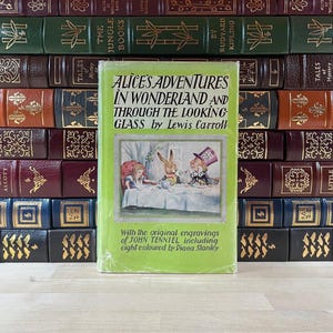 Alice in Wonderland & Through the Looking Glass: 1966 UK Edition, Tenniel Illustrations