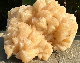 Honey Calcite Crystal Cluster – Natural Golden-Yellow Mineral Specimen with pointed Terminations | Display Crystal for Collectors