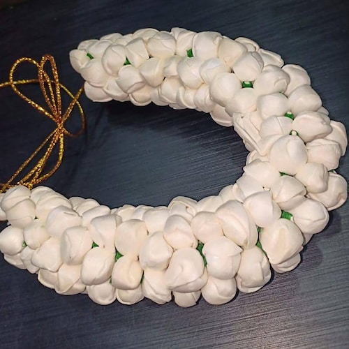 Traditionelle Indische Gajra-Blume – Weißer Haarschmuck Für Frauen & Mädchen, Handgefertigt Für Hochzeiten & Feste