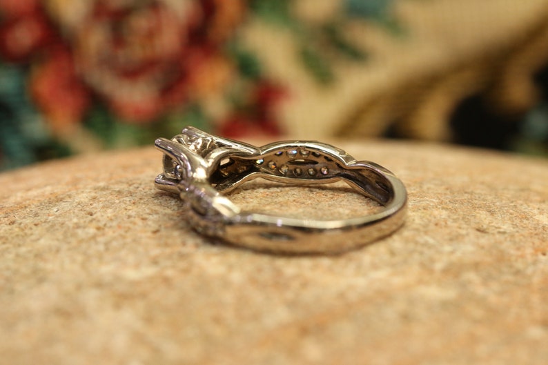 14K White Gold Art Deco Style Ring Round Cut Engagement Ring White Gold Ring Solitaire Ring Vintage Ring