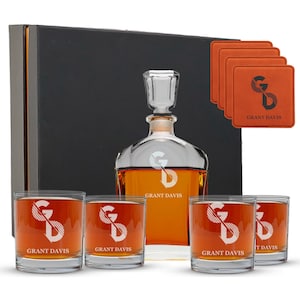 Custom Bar Set For Men, Personalized Whsikey Decanter Set for Men - Persoanlized Gift for Him Liquor Decanter Sets with Whiskey Glasses