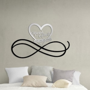 Letrero de metal personalizado con nombre y fecha, corazón e infinito, arte de pared de metal grande personalizado, decoración del hogar, regalo de boda, casa nueva