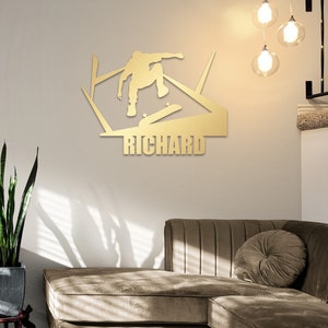 Custom Skater Metal Wall Art – Gold Personalized Name Sign, Modern Skateboard Decor, Teen Bedroom Accent, Unique Gift for Boys
