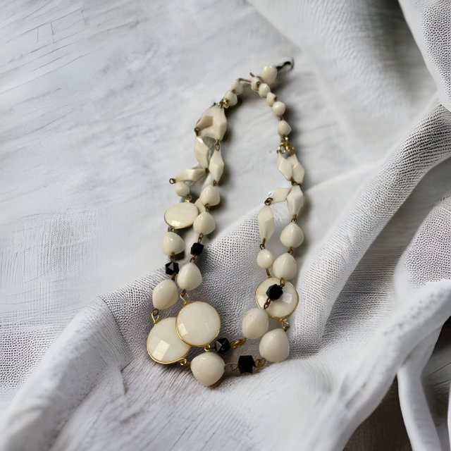 Collier Vintage à Double Rang Signé West Germany - Perles Argenté/blanc/vert - Occasion