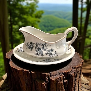Severin Porcelain Gravy Boat with Underplate Floral Blue & White Design Vintage Serveware READ