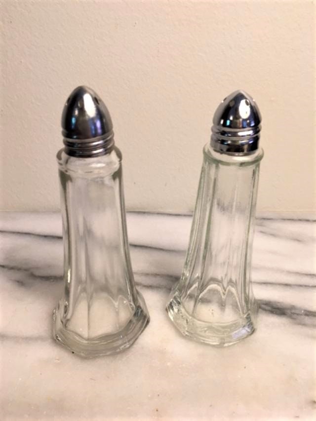 Glass salt and sale pepper