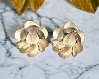 Earrings, Crown Trifari Heart Shaped Leaves Clip On Gold Tone, Vintage Earrings