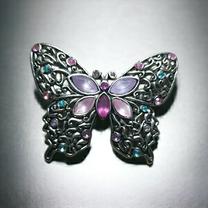 Pendant, Vintage Butterfly Pendant Silver Tone Metalwork Blue Pink Lavender (C147)