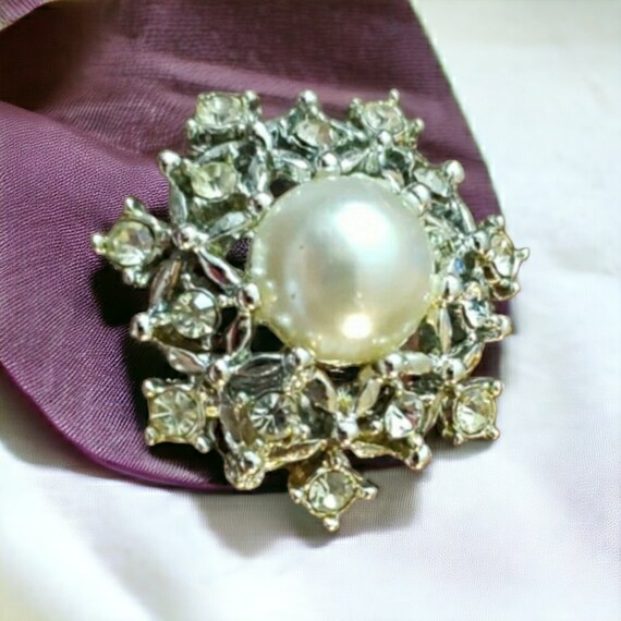 Sarah Coventry Ultima 1969 Petite Brooch, Scatter… - image 3
