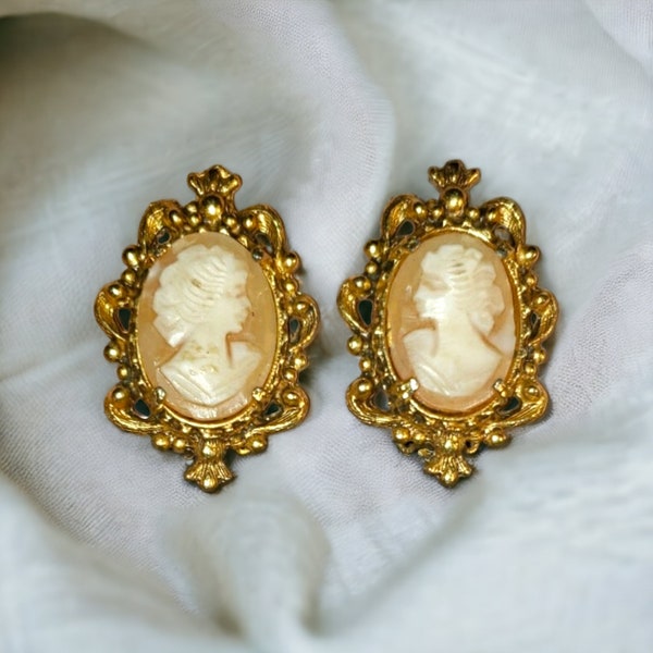 Earrings, Florenza Cameo Clip on Earrings Gold Tone Signed Earrings, Vintage Earrings (A102)