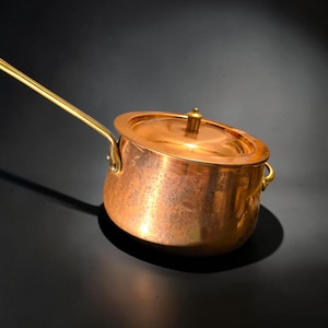 Vintage Copper Pot with Lid & Brass Handle Holds 2 Quarts READ
