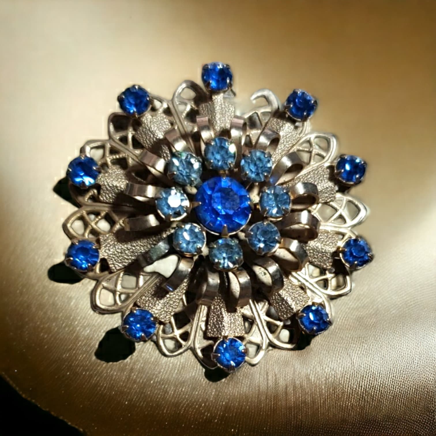 Brooch, Vintage Gold Tone Orante Blue Stones Brooch (A110)