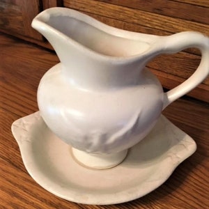 Hull Pottery Cream Colored Pitcher and Bowl F02, Vintage Home Decor, Cottagecore, Vintage Hull Pottery, Vintage Pitcher, Cottagecore