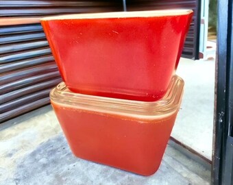 Vintage Pyrex Red Refrigerator Dish Set, One with Lid