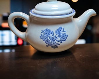 Pfaltzgraff Yorktowne Personal Teapot 2 Cups Gray w Blue Foral Design