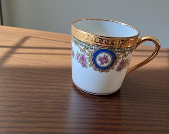 Legle Porcelain Limoges Gold Encrusted Set 6 Demitasses, 5 Saucers