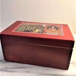 Vintage Wooden Decorative Cigar Box with Pull up Lid, Tobacciana