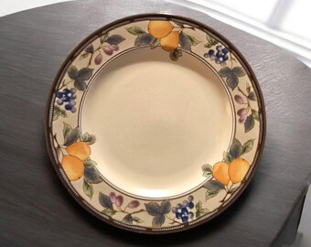 Mikasa Intaglio CAC29 Garden Harvest 8.375&quot; Salad Plate, Dinnerware, Serveware (V5)