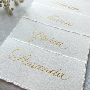 Marque-places - marque-places Deckle Edge - marque-places pour mariage - marque-places - marque-places calligraphie - calligraphie personnalisée - marque-places or