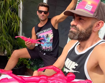 151/03 マイアミの水泳選手